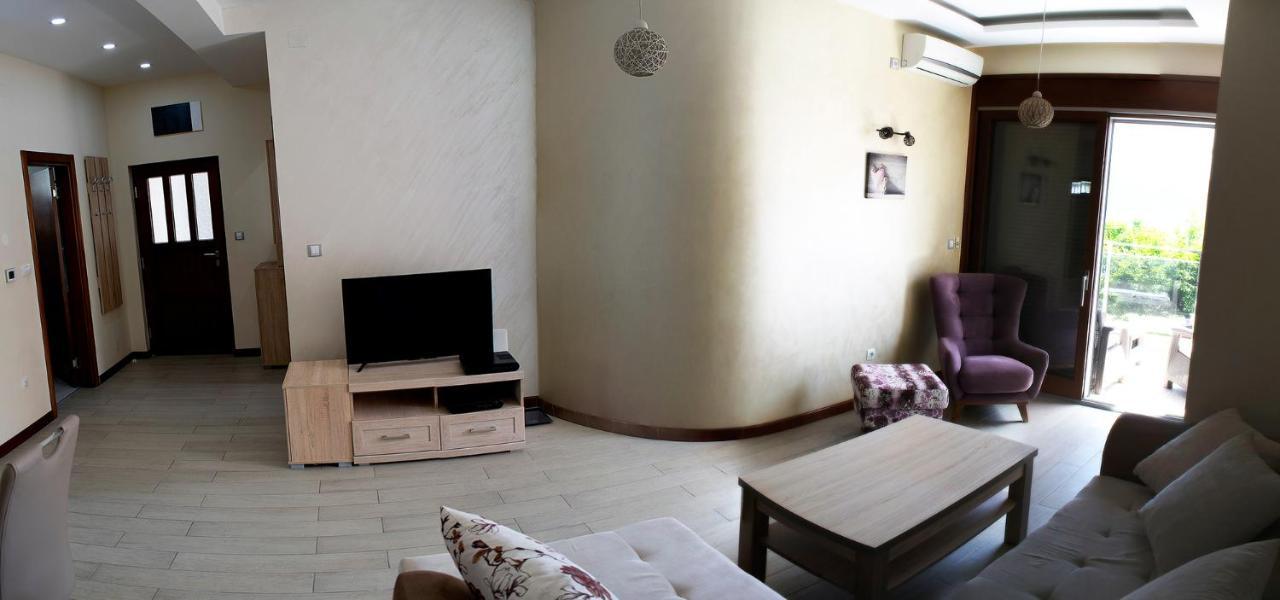Apartments Admiral Херцег Нови Екстериор снимка