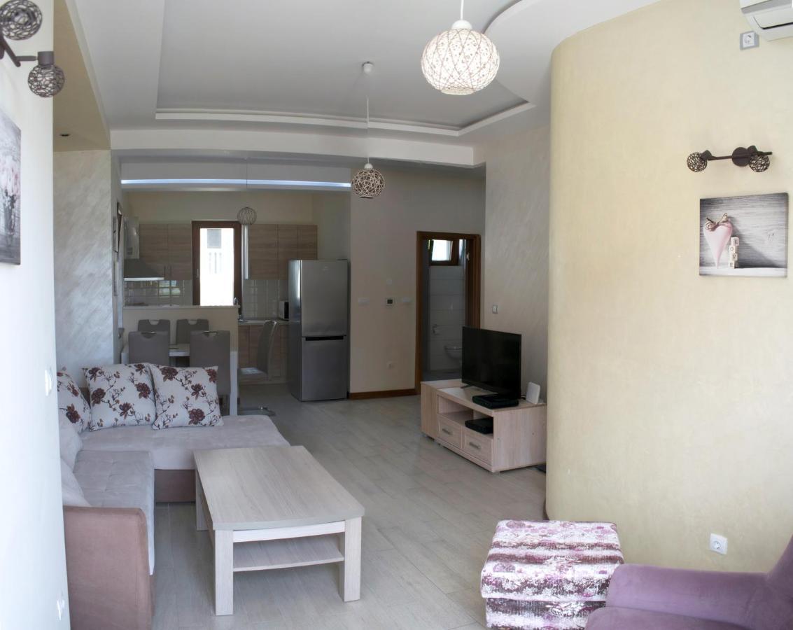 Apartments Admiral Херцег Нови Екстериор снимка