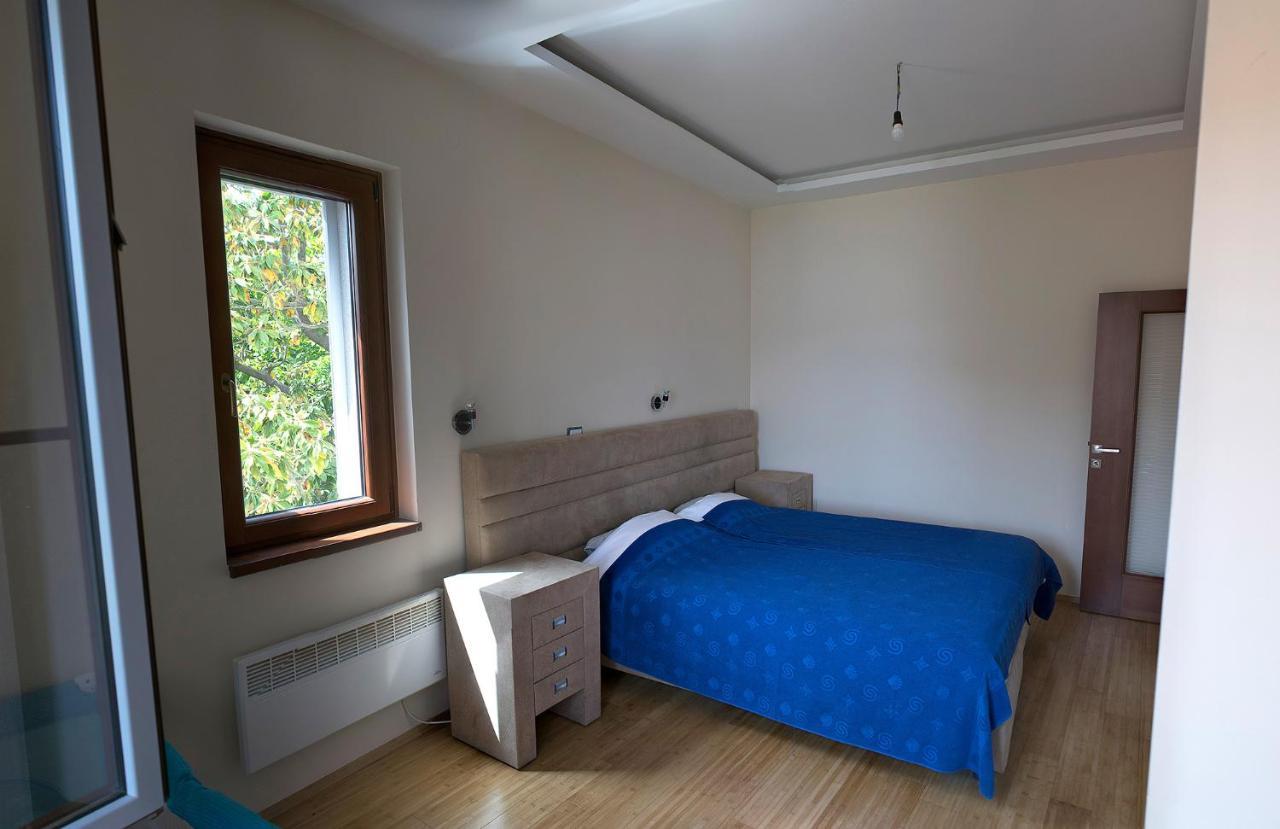 Apartments Admiral Херцег Нови Екстериор снимка
