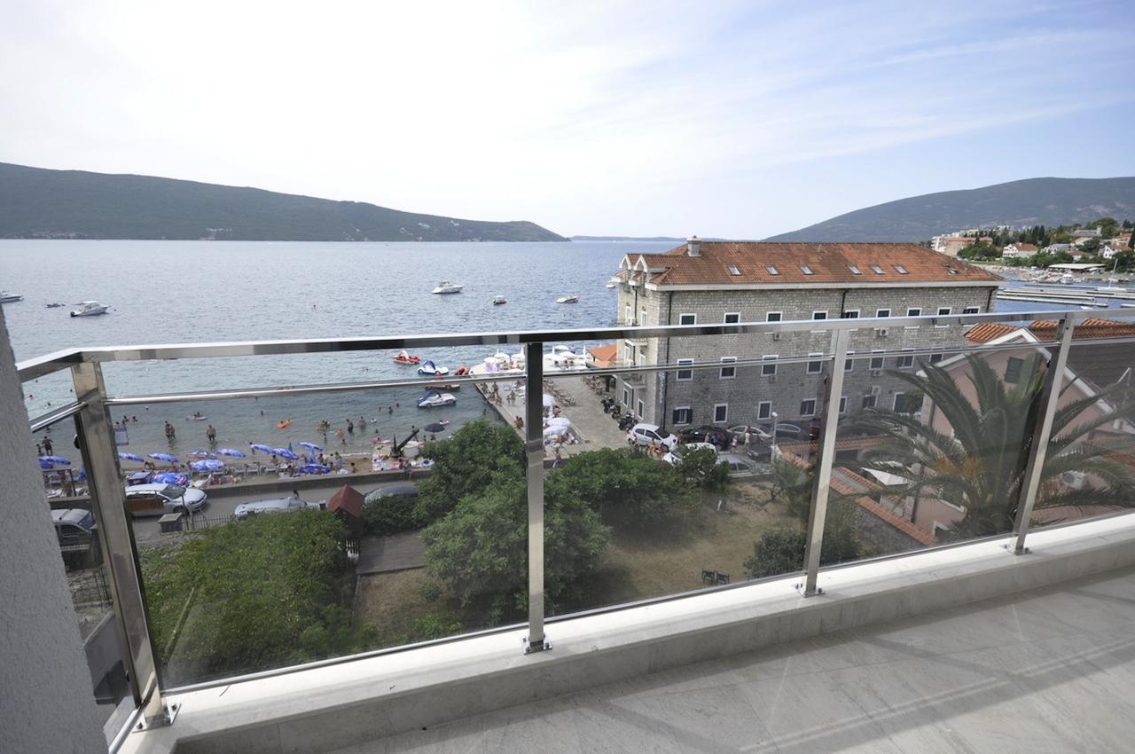 Apartments Admiral Херцег Нови Екстериор снимка