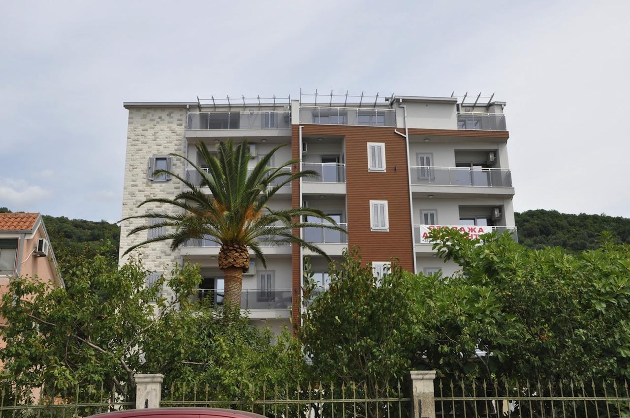 Apartments Admiral Херцег Нови Екстериор снимка