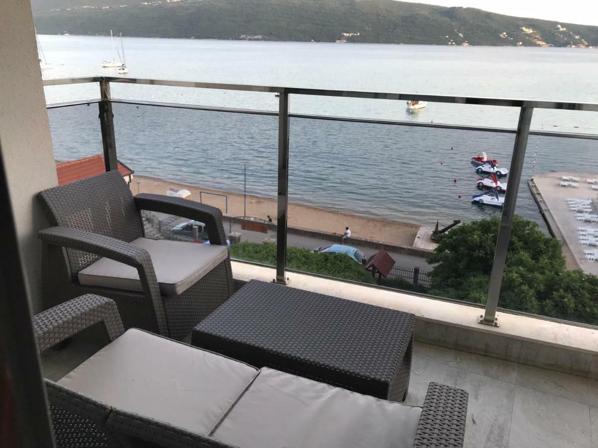 Apartments Admiral Херцег Нови Екстериор снимка