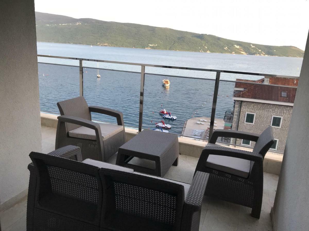 Apartments Admiral Херцег Нови Екстериор снимка