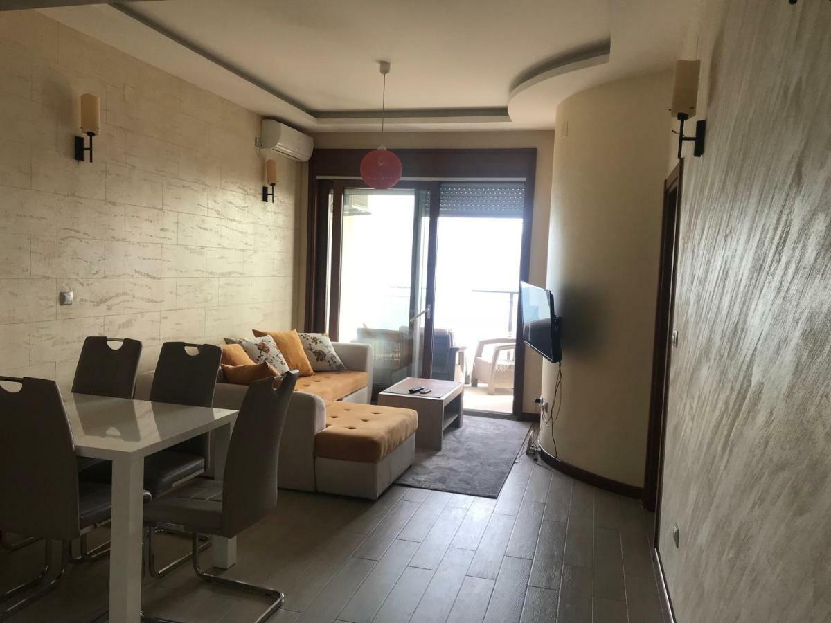 Apartments Admiral Херцег Нови Екстериор снимка